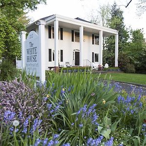 The White House Bed And Breakfast Medford Exterior photo