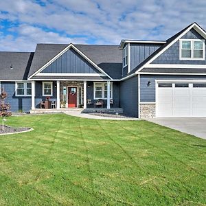 Family-Friendly Home Near Potholes State Park Othello Exterior photo