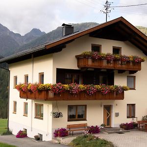 Haus Guggenberger Hotel Liesing Exterior photo