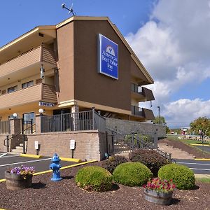 Americas Best Value Inn-Pittsburgh Airport Coraopolis Exterior photo