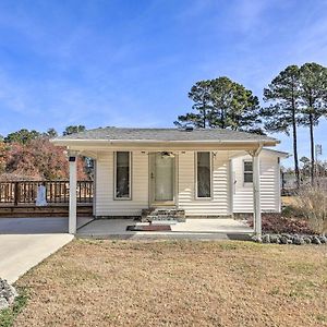 Cozy Cottage With Shared Dock On Dawson Creek Oriental Exterior photo