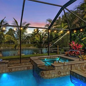 Direct Access Waterfront Villa With Heated Pool & Spa Edgewater Escape Roelens Vacations Cape Coral Exterior photo