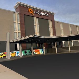 La Quinta Inn & Suites By Wyndham Tulsa Downtown - Route 66 Exterior photo