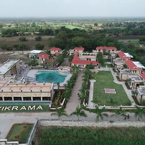 Vikrama Sarovar Portico Pavagadh Hotel Halol Exterior photo