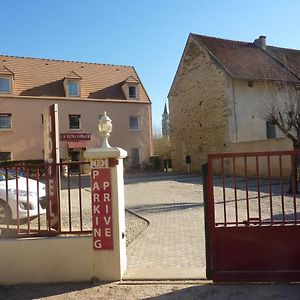 Hotel A La Renommee Saint-Pere  Exterior photo