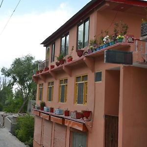 High Cliff Guest House Khaplu Exterior photo