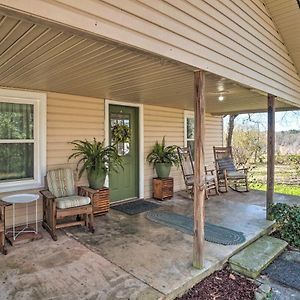 Wine Country Retreat With Fire Pit And Sunroom! Dahlonega Exterior photo