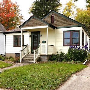 Cozy Cedarburg House - Walk To Historic Downtown! Villa Exterior photo