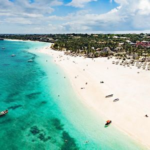 Gold Zanzibar Beach House & Spa Hotel Kendwa Exterior photo