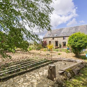 Le Jardin Des Fees Bed & Breakfast Savigny-le-Vieux Exterior photo