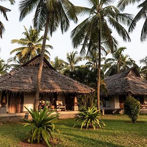 Neeleshwar Hermitage Hotel Nileshwar Exterior photo