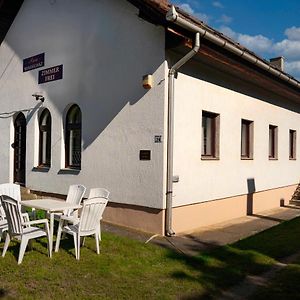 Anna Vendeghaz Hotel Balatonakali Exterior photo