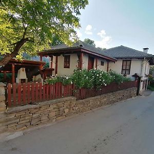 Dyadovata Kesta Hotel Tryavna Exterior photo