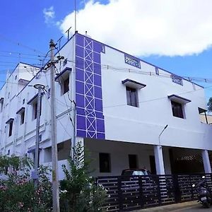 White House- 1Bk Pleasant Apartment With Open Terrace Coimbatore Exterior photo