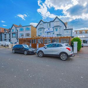 Oyo Pier Hotel Clacton-on-Sea Exterior photo