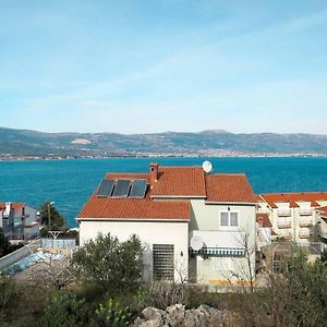 Family Friendly Apartments With A Swimming Pool Arbanija, Ciovo - 16478 Trogir Exterior photo