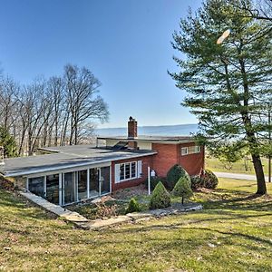 Cozy Home With Private Patio And Views, Hiking On-Site Belleville Exterior photo