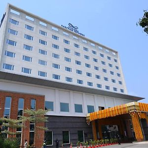 Manjeera Sarovar Premiere Hotel Rajahmundry Exterior photo