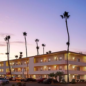 Super 8 By Wyndham Santa Barbara/Goleta Hotel Exterior photo