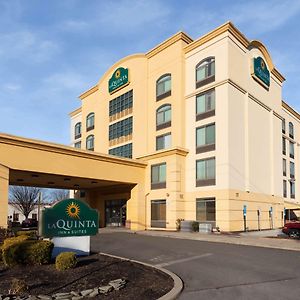 La Quinta By Wyndham Garden City Hotel Exterior photo