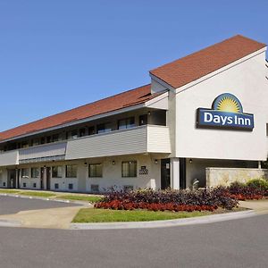 Days Inn By Wyndham Overland Park Exterior photo