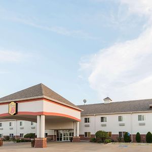 Super 8 By Wyndham Salina Hotel Exterior photo