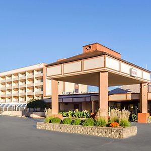 Quality Inn West Springfield Exterior photo