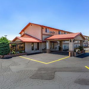 Rodeway Inn Farmington Exterior photo