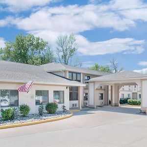 Super 8 By Wyndham Ottumwa Motel Exterior photo