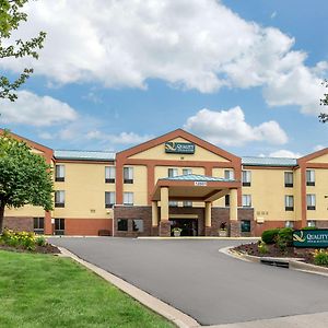 Quality Inn & Suites Lenexa Kansas City Exterior photo