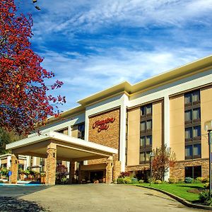 Hampton Inn Wheeling Exterior photo