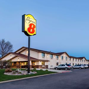 Super 8 By Wyndham Spirit Lake/Okoboji Hotel Exterior photo