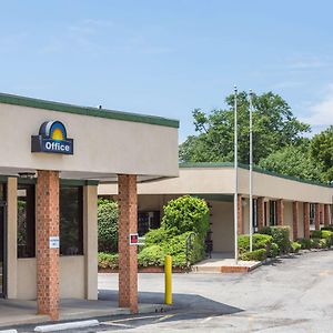 Days Inn By Wyndham Bedford Exterior photo