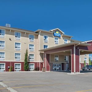 Days Inn & Suites By Wyndham Cochrane Exterior photo