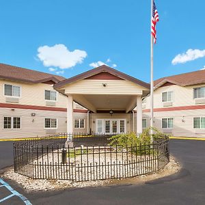 Econo Lodge Lake Mills Exterior photo