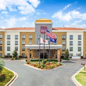 Comfort Suites Clinton Near Presbyterian College Exterior photo