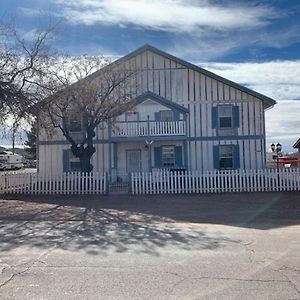 Tombstone Bordello Bed & Breakfast Bed & Breakfast Exterior photo