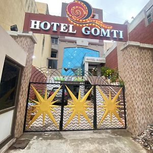 Hotel Gomti Dwarka Exterior photo