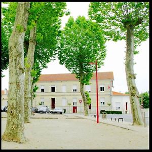 Bureau Lesparre-Medoc, L'Estuaire Apartment Exterior photo