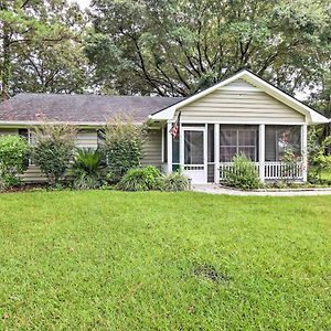 Peaceful Beaufort Home With Front Porch And Grill Exterior photo