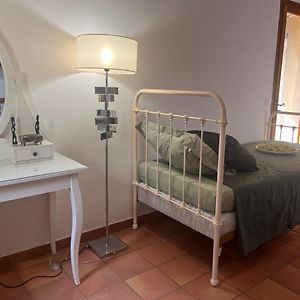 Le Mazet De Choubouloute Bed & Breakfast Saint-Gilles  Exterior photo