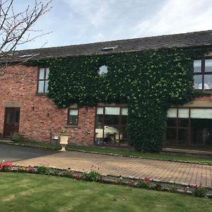 Mickering Barn Bed & Breakfast Aughton Exterior photo