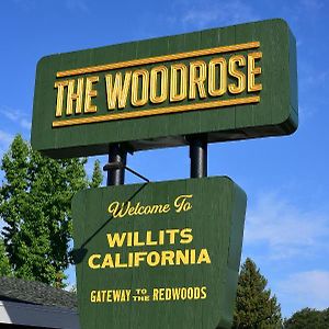 The Woodrose- Newly Renovated Hotel Willits Exterior photo