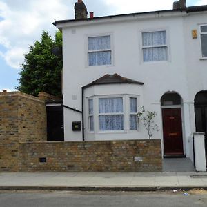 Bubblesbnb 7 Bedroom House, 16 Beds, Sleeps 22 London Exterior photo