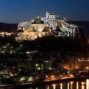 Etxe Laminak Bed & Breakfast Sisteron Exterior photo