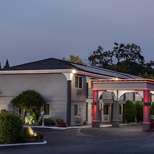 Super 8 By Wyndham Ukiah Hotel Exterior photo