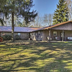 Pet-Friendly Beaver Falls Home, Work Remotely! Exterior photo