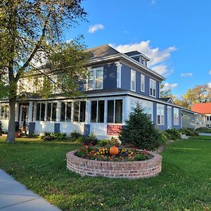 Prairie House Manor Bed And Breakfast De Smet Exterior photo