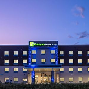 Holiday Inn Express & Suites - Watertown, An Ihg Hotel Exterior photo