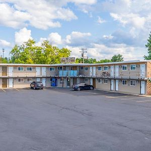 Park Drive Inn Caro Exterior photo